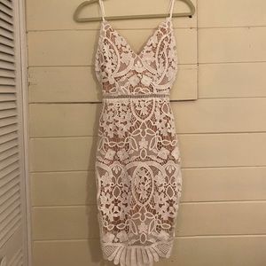 White embroidered dress XS